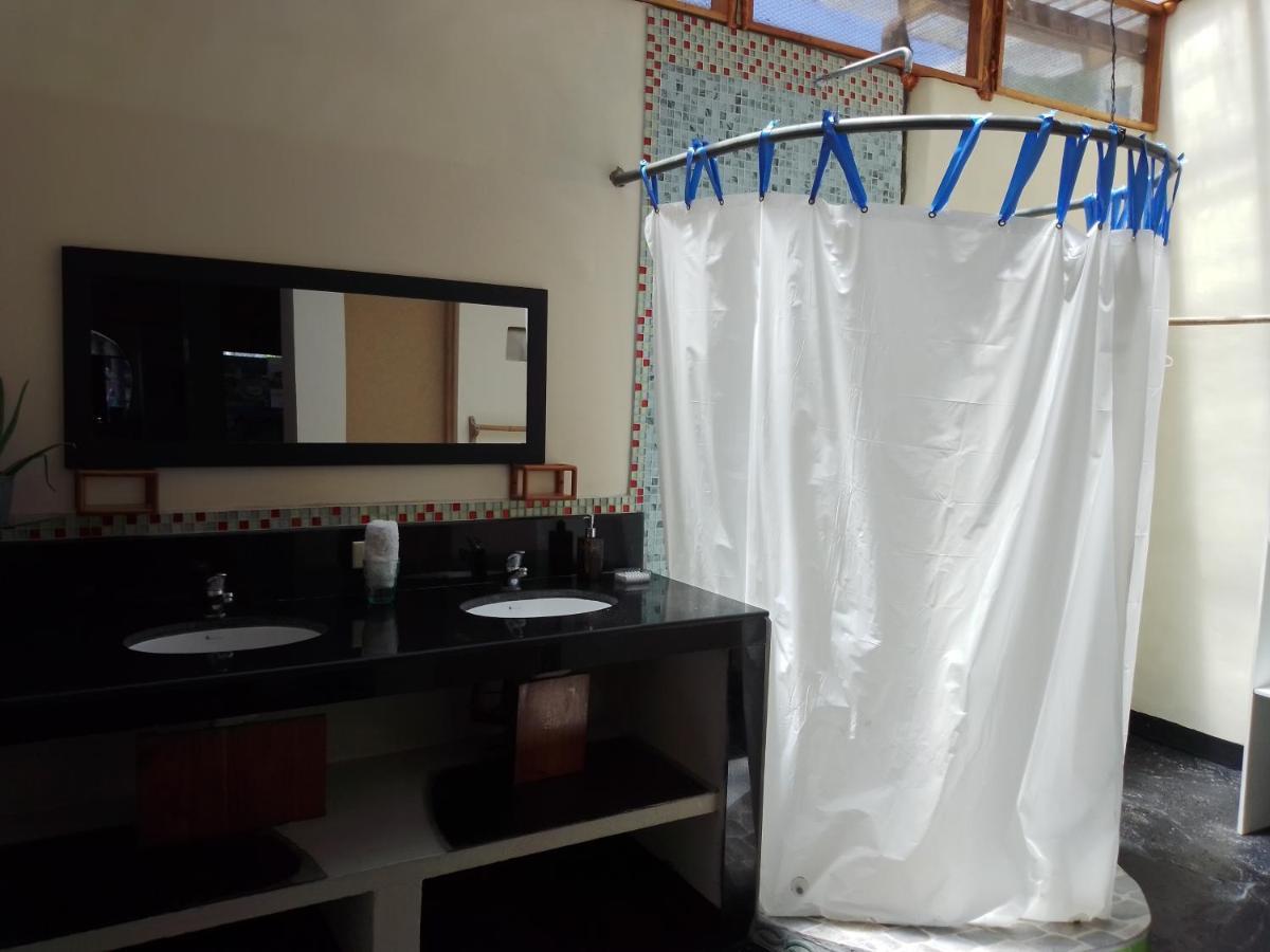Cozy Hosting Galapagos Apartment Puerto Ayora  Ngoại thất bức ảnh