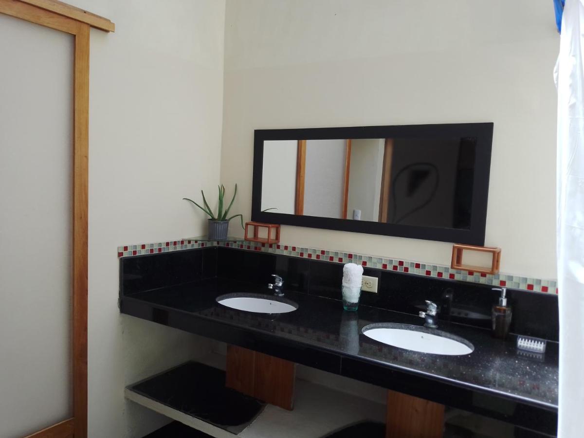 Cozy Hosting Galapagos Apartment Puerto Ayora  Ngoại thất bức ảnh